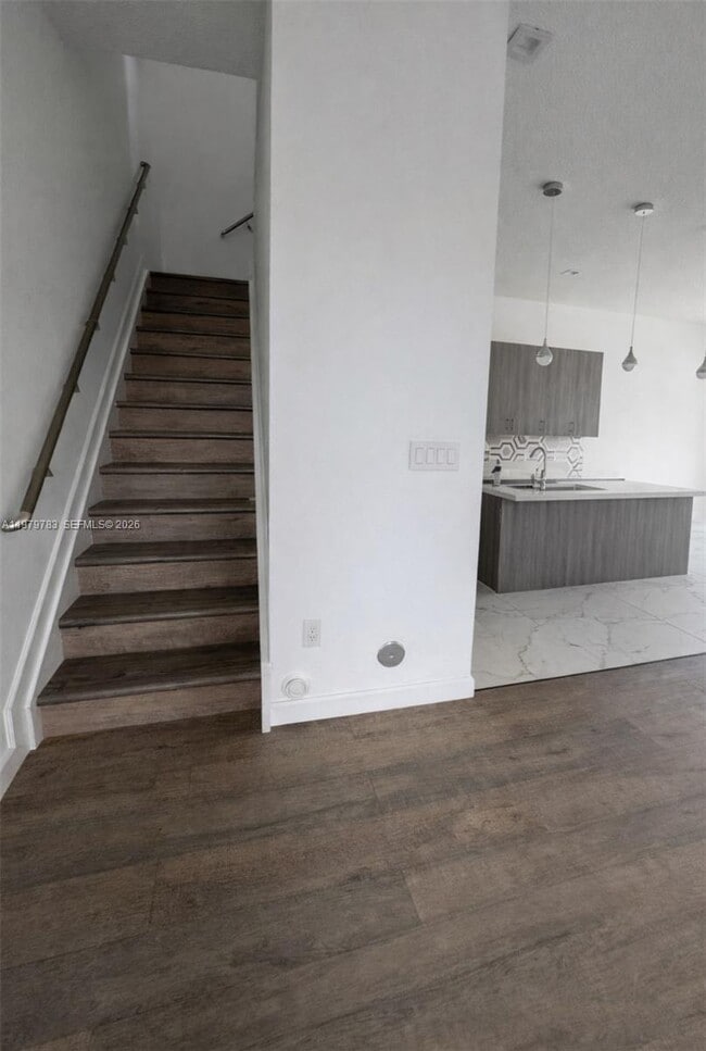 Building Photo - 4980 Whispering Way