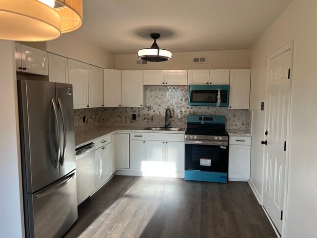 Building Photo - 1859 US-158