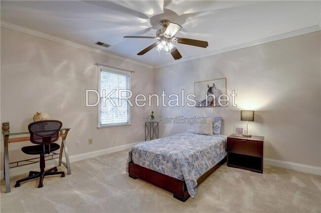 Building Photo - 4492 Coventry Way NE