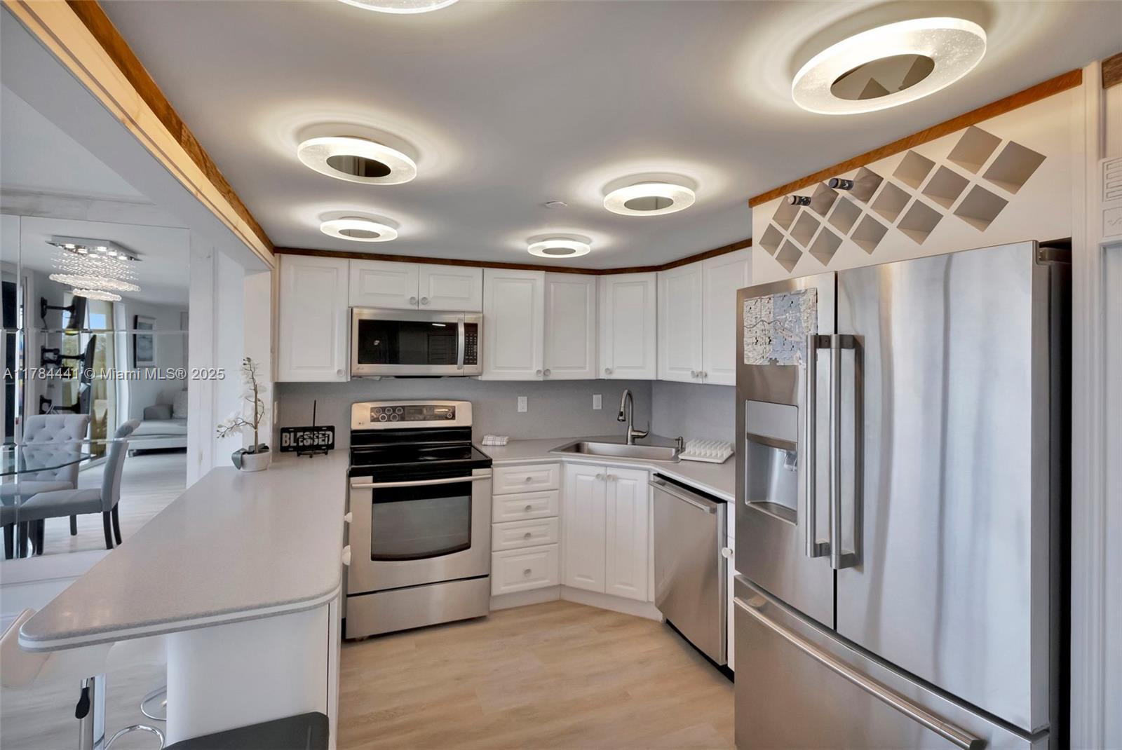 Building Photo - 2401 Collins Ave