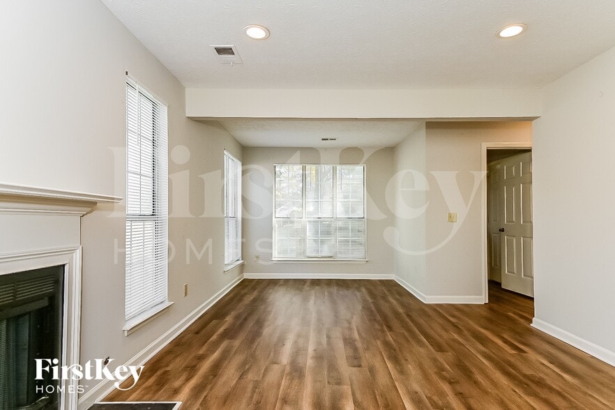 Building Photo - 6256 Valdez Dr