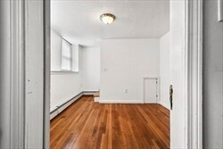 Building Photo - 775 E 5th St