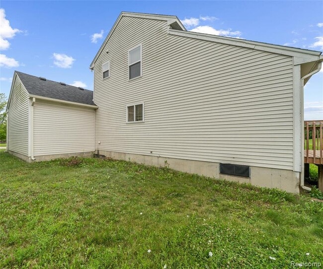 Building Photo - 5864 Willow Ridge Dr