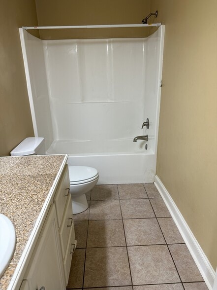 Building Photo - 111 Village Square Dr