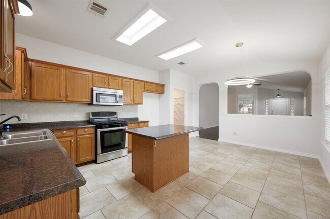 Building Photo - 3844 Willie Mays Ln