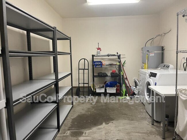 Building Photo - 1734 NE Bryant St