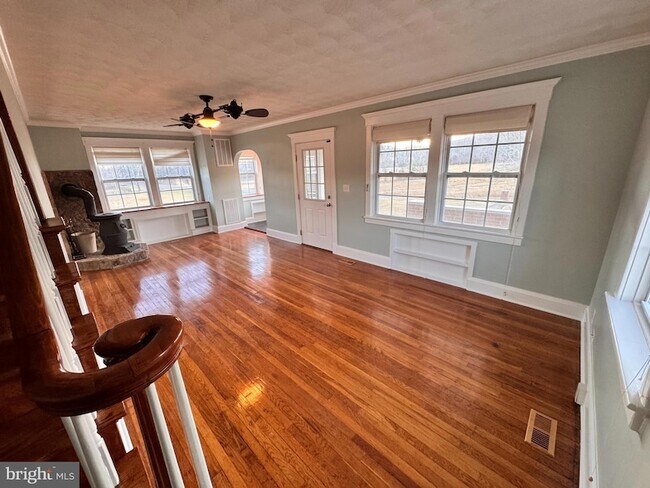 Building Photo - 1558 Zachary Taylor Hwy