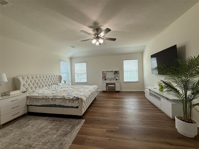 Building Photo - 5815 River Timber Trl