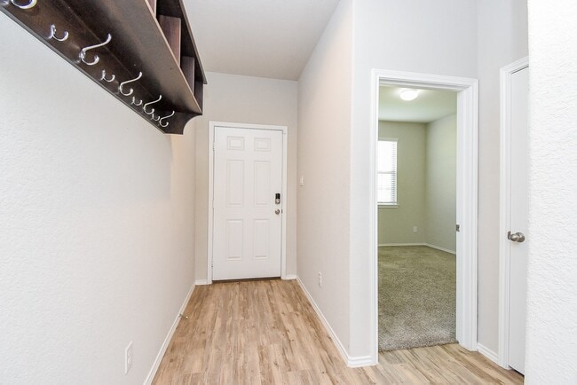 Building Photo - 5530 Redwood Summit Ln