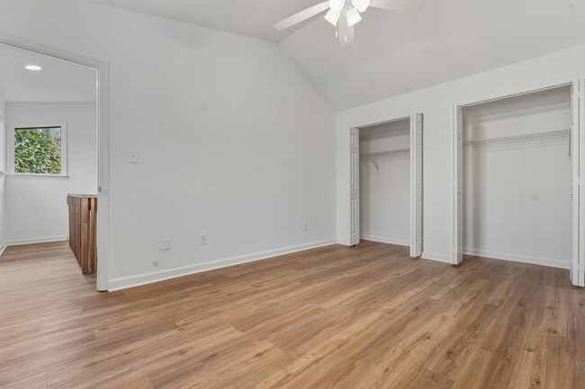 Building Photo - 2900 Woodrich Dr