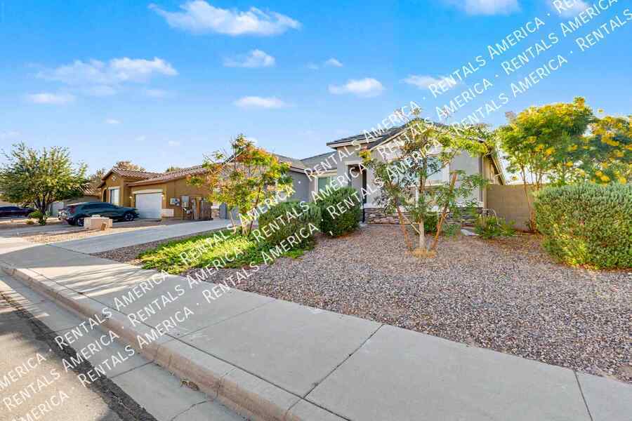 Building Photo - 17028 N Palo Verde St