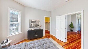 Building Photo - 48 Sumner St