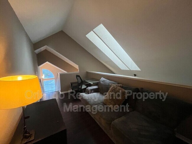 Building Photo - 6088 Westgate Dr