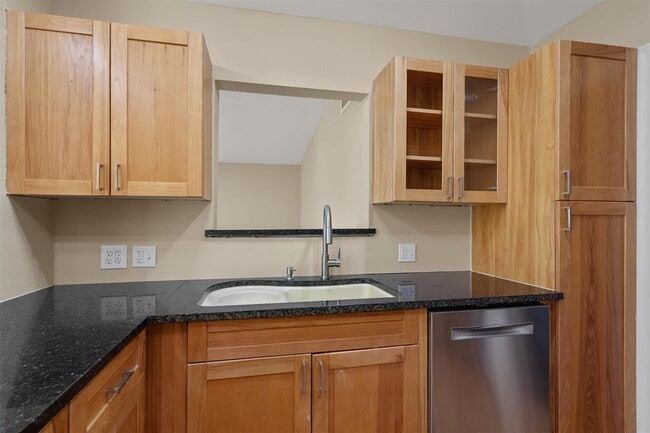 Building Photo - 400 E Monroe St