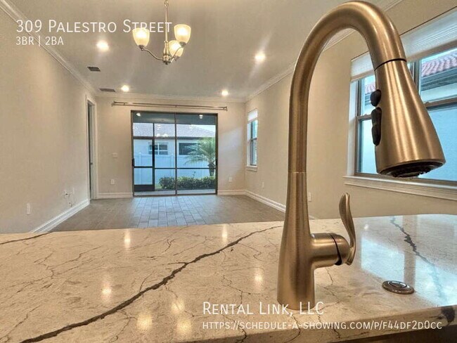 Building Photo - 309 Palestro St