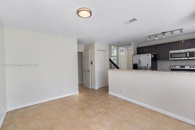 Building Photo - 6402 Buena Vista Dr