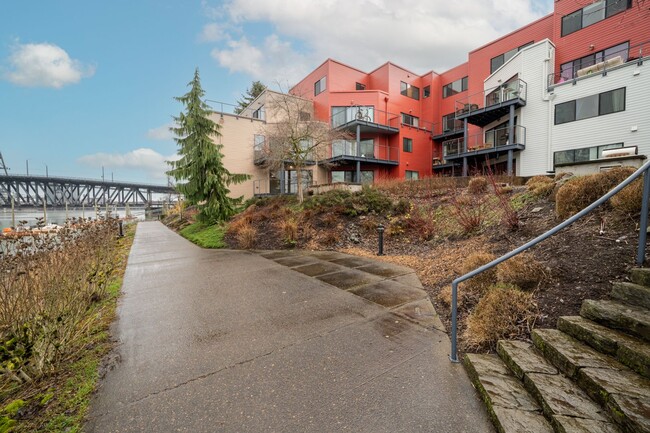 Building Photo - Modern Waterfront Living at The McCormick Pier! Call TODAY to schedule a tour! 503-664-4101