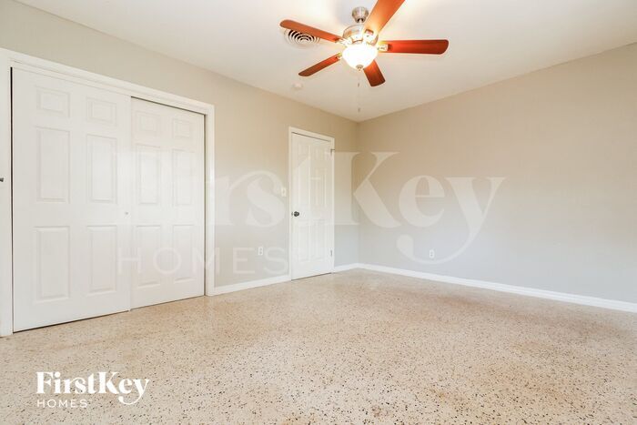 Building Photo - 5900 Grove St S