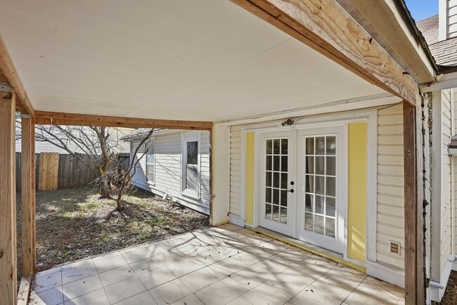 Building Photo - Ranch Style Home in Southside Savannah