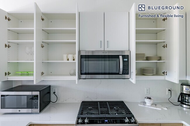 Building Photo - 845 Washington St