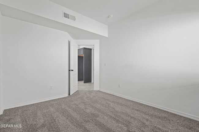 Building Photo - 13853 Summer Story Ave