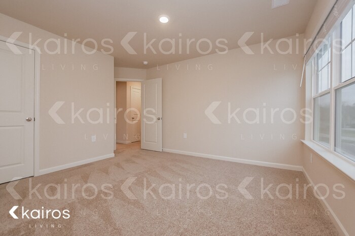 Building Photo - 1037 Pilgrim Ln