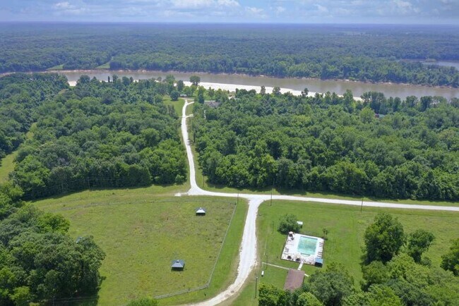 Building Photo - 176 Wood Fern Dr