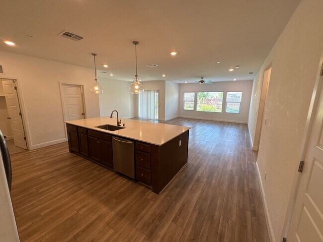 Building Photo - Lennar Home with Solar Available now for m...
