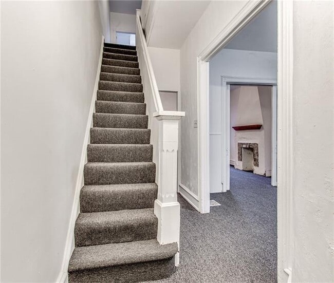 Building Photo - 354 Ophelia St