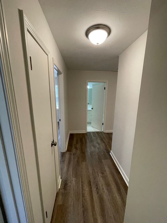 Building Photo - Renovated 3/2.5 House in Chieftain Hills- ...