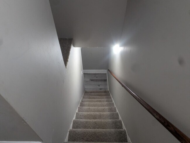 Building Photo - 522 W Harrison Ave