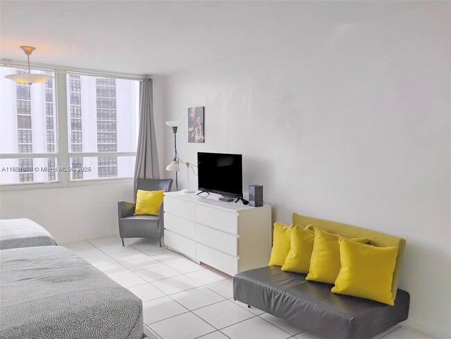 Building Photo - 5445 Collins Ave