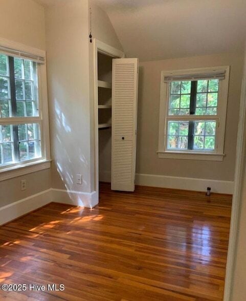 Building Photo - 220 E Vermont Ave