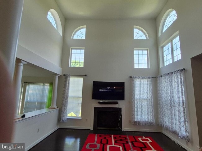 Building Photo - 11701 Fair Oaks Way