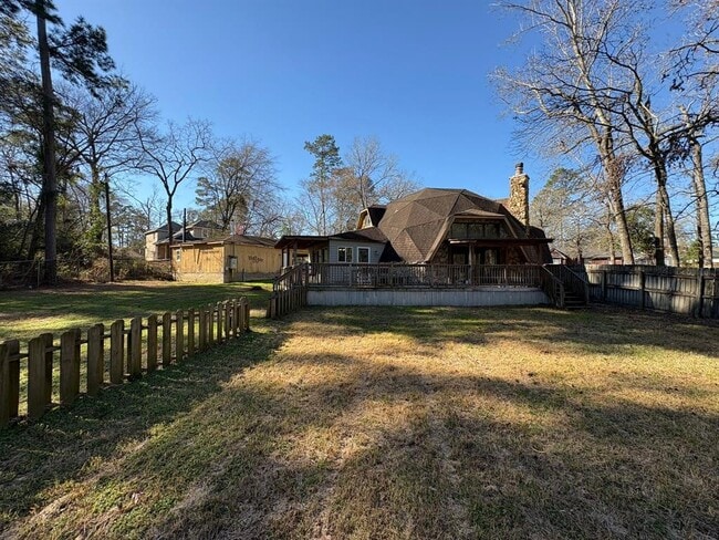 Building Photo - 425 Carriage Trail