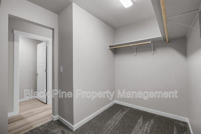 Building Photo - 11116 W Langit St