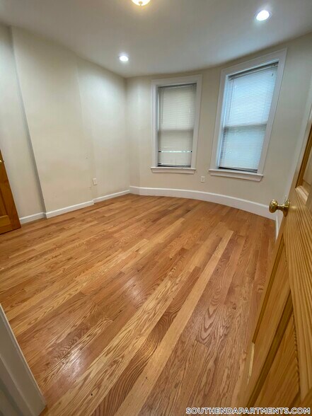 Building Photo - 179 Northampton St