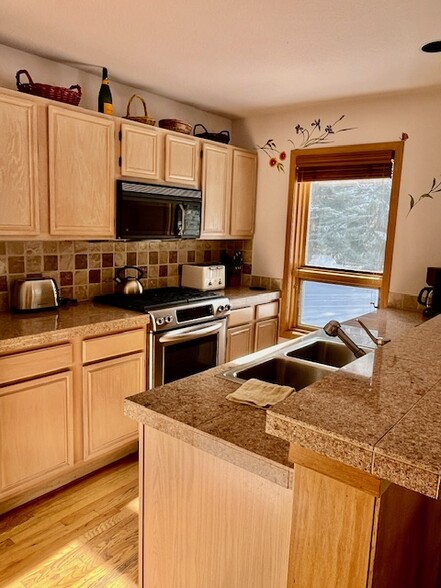 Building Photo - 3891 Bighorn Rd