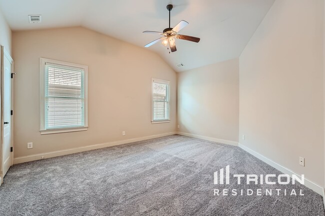 Building Photo - 3893 Ridge Grove Way