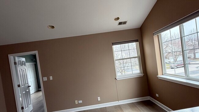 Building Photo - 3015 Kentshire Cir