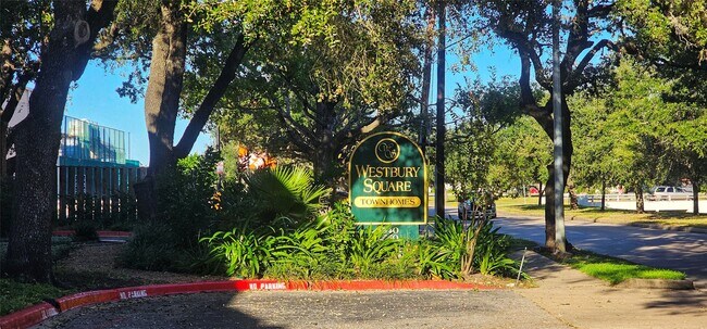 Building Photo - 11550 Chimney Rock Rd