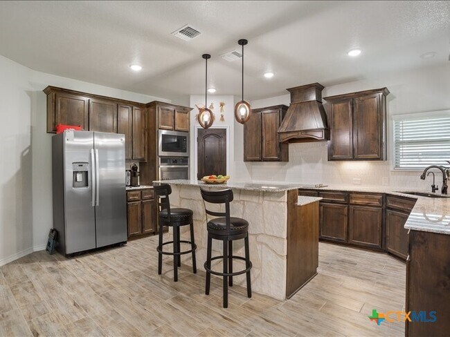 Building Photo - 7711 Silicon Dr