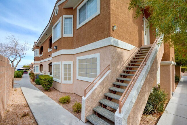 Building Photo - Beautiful 2BR / 2BA Renovated / Modern Condo In A Gated Complex.