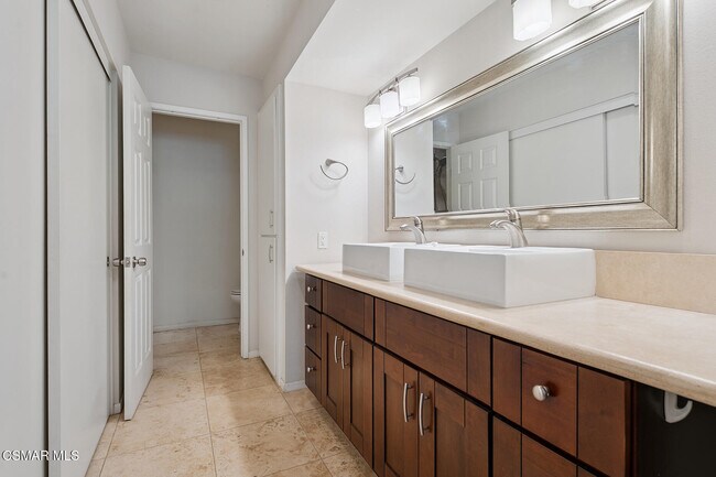 Building Photo - 2958 Dogwood Cir