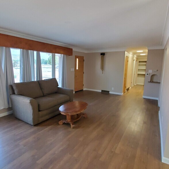 Furniture is NOT included - 128 Yale Pl