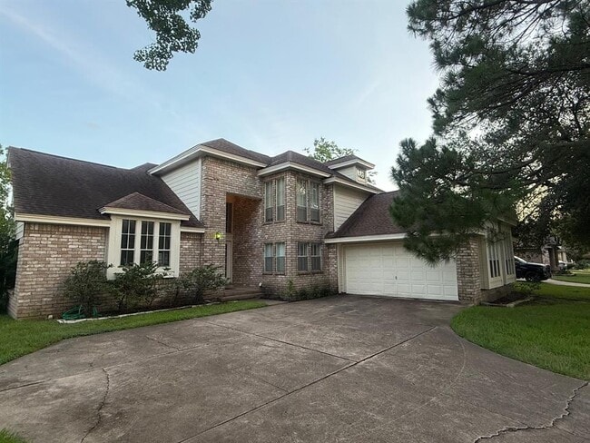 Building Photo - 15111 New Hastings Dr