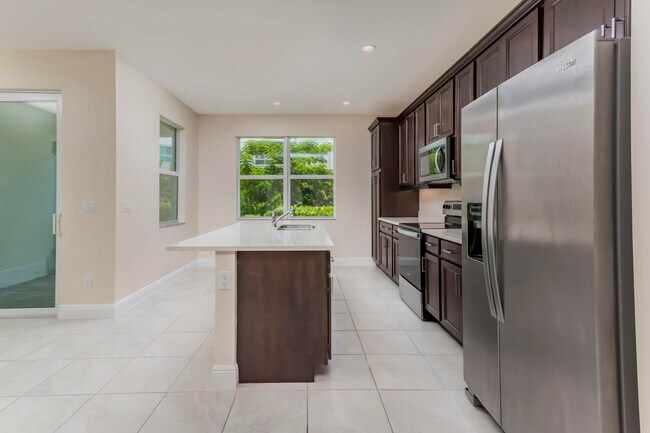 Building Photo - 1857 Spoonbill Ct