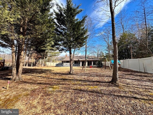 Building Photo - 401 Butternut Ct