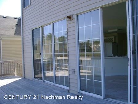 Building Photo - 3 br, 2.5 bath House - 110 Water's Edge Drive