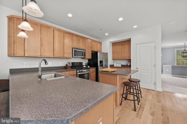 Building Photo - Gorgeous End of Group Owings Mils 3bd/2.5ba w/ A/C, W/D, and Modern Amenities! Available now!